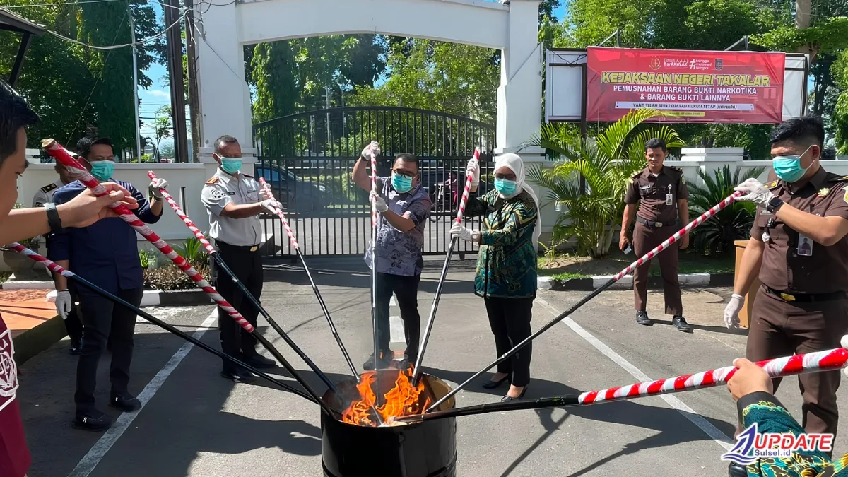 Kejari Takalar Musnahkan Barang Bukti Perkara Tindak Pidana 1 Kejati Takalar 20260618 120014 0000 l Update Sulsel