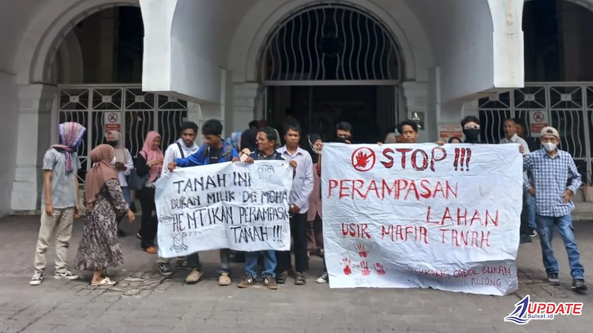 Hadiri Pemanggilan, Warga Tergugat dan Solidaritas Lakukan Aksi Kampanye di PN Makassar 1 PN Makassar 20260605 111555 0000 l Update Sulsel