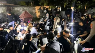 Polres Bone Berhasil Gagalkan Aksi Tawuran, 33 Remaja Diamankan dan 6 Senjata Tajam Disita