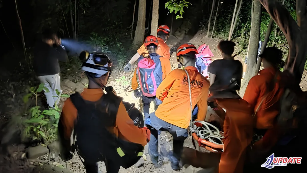 Tim SAR Evakuasi Pendaki Patah Kaki 20260617 115512 0000 l Update Sulsel