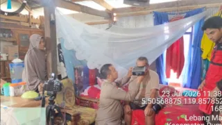 Dukcapil Jeneponto Jemput Bola, Warga Sakit di Desa Lebang Manai Dilayani Perekaman Biometrik e-KTP di Rumah