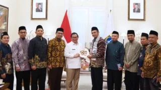 Ustadz Zaitun Rasmin Silaturahmi dengan Gubernur DKI, Siap Hadiri Pembukaan Muktamar V Wahdah Islamiyah