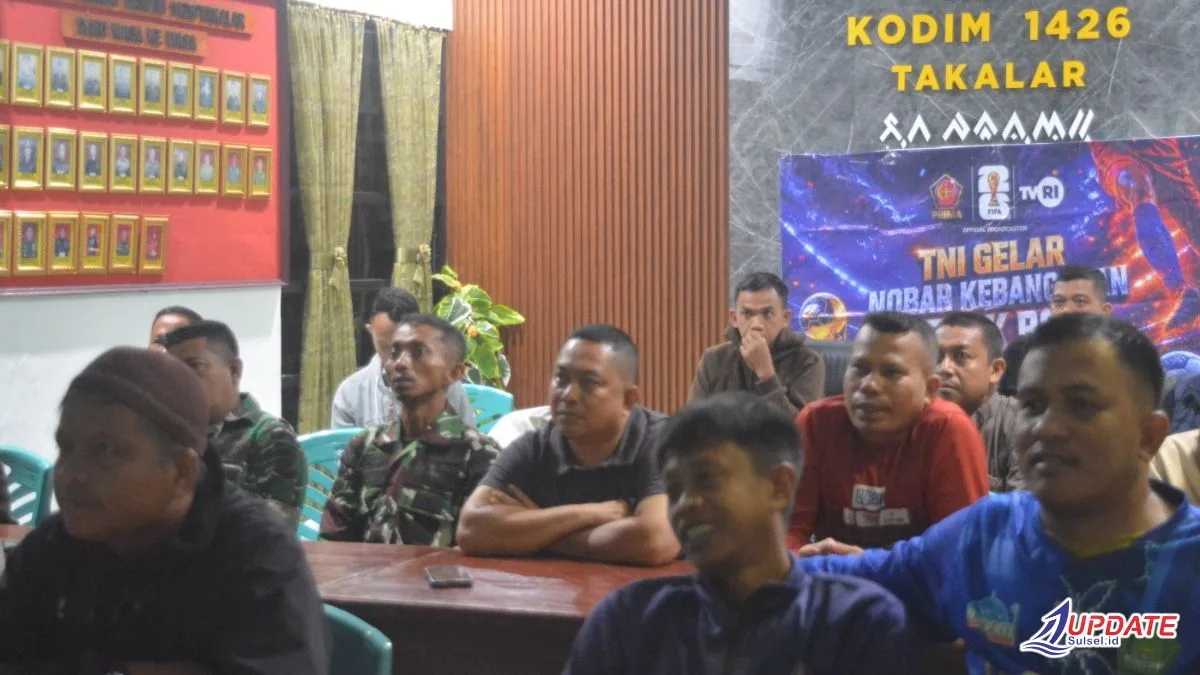 Dandim 1426 Takalar: Nobar Kebangsaan Piala Dunia 2026, Perkuat Kebersamaan TNI dan Masyarakat 1 Kodim 1426 Takalar Nobar 20260710 082315 0000 l Update Sulsel
