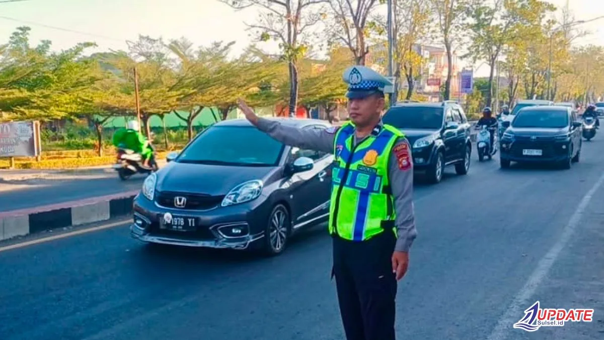 Satlantas Polres Takalar Perkuat Pelayanan Pagi, Hadir di Titik Rawan Kemacetan dan Kecelakaan 1 Lantas Polres Takalar 20260713 081210 0000 l Update Sulsel