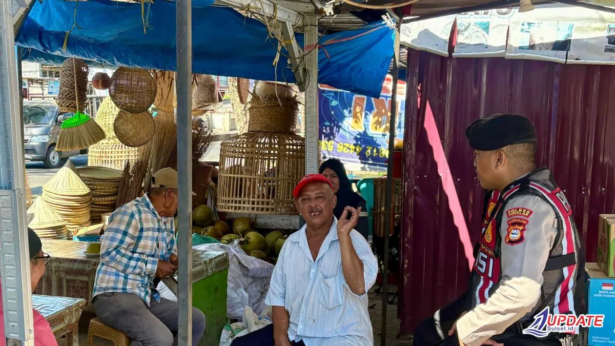 Polisi Sambangi Pasar Sentral Takalar, Ingatkan Pedagang dan Pengunjung Waspada Kejahat 1 Polres Takalar 20260707 184937 0000 l Update Sulsel