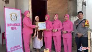 Bhayangkari Galsel Berbagi, Sambut HUT Ke-81 Kemerdekaan RI Dengan Kepedulian