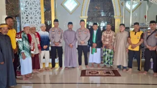 Usai Salat Jumat, Kapolsek Galut Ingatkan Bahaya Narkoba hingga Ancaman Kebakaran di Desa Bontosunggu