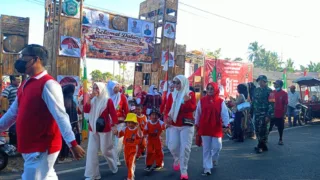 Pastikan Berjalan Aman dan Lancar Babinsa Pantau Gerak Jalan Santai Tingkat Kecamatan Mappakasunggu