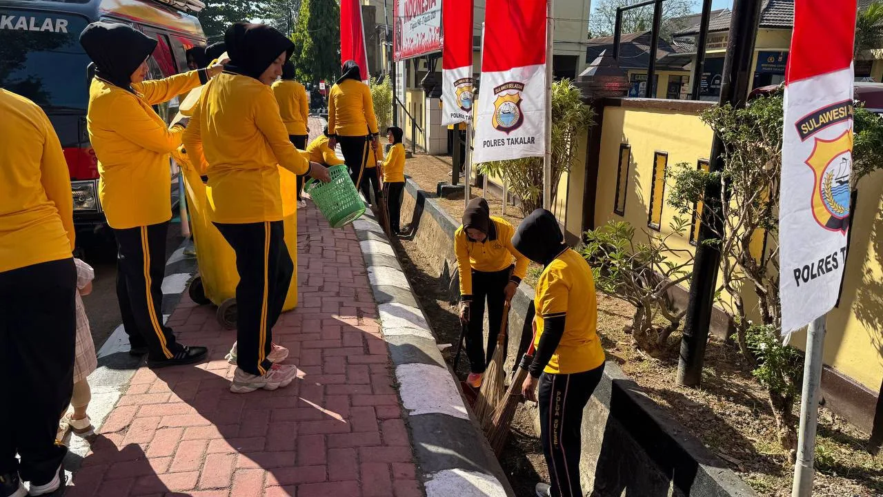 Polwan Polres Takalar Gelar Aksi Bersih Mako dan Bakti Religi Sambut HUT Polwan ke-78 1 IMG 20260821 WA0117 l Update Sulsel