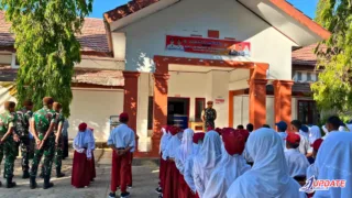 Taruna Akmil Masuk Sekolah Rakyat 67 Pangkep, Perkuat Disiplin dan Kemandirian Siswa