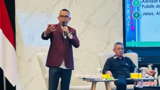 Tokoh Perbukuan Nasional Bachtiar Adnan Kusuma Ingatkan Pentingnya Literasi Hukum di Uji Publik Produk Perda
