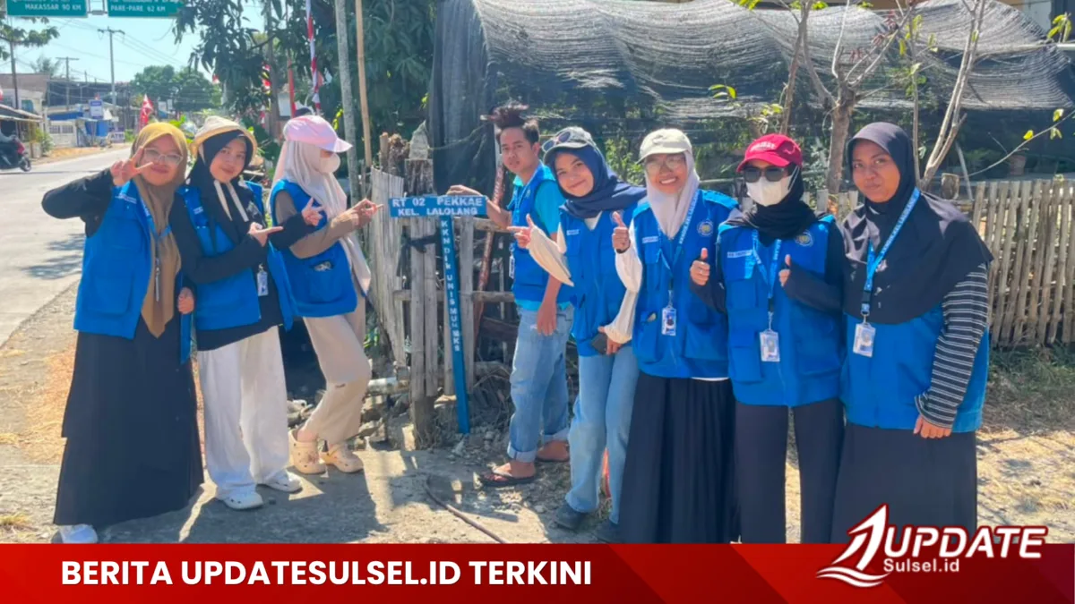 Mahasiswa KKN-DIK Unismuh Makassar Pasang Plang RT dan Kepala Lingkungan, Perkuat Pelayanan Warga di Lalolang
