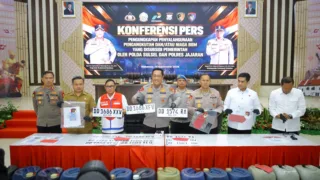 Polda Sulsel Gelar Konferensi Pers Penegakan Hukum Penyalahgunaan BBM Bersubsidi