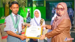 Dua Pelajar SMAN 6 Takalar Bikin Bangga! Sabet Prestasi Sastra Nasional Lewat Karya Puisi