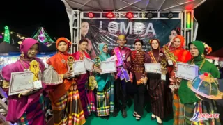 Semarak Ma’udu Lompoa Cikoang,  Winner Putera Ekraf Sulselbar 2026 Hadirkan Fashion Show Busana Adat dan Promosi UMKM