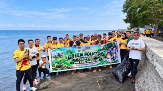 Polres Takalar Gelar Green Policing di Pantai Topejawa, Ajak Masyarakat Jaga Kelestarian Lingkungan