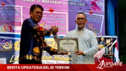Bachtiar Adnan Kusuma Terima Penghargaan Alumni Berprestasi Nasional Dari SMP Negeri 10 Makassar