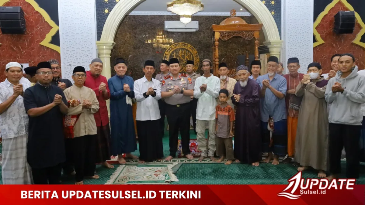 Lewat Subuh Keliling, Kapolda Sulsel Hidupkan Semangat Tudang Sipulung, Perkuat Polisi Bersama Masyarakat Jaga Kamtibmas